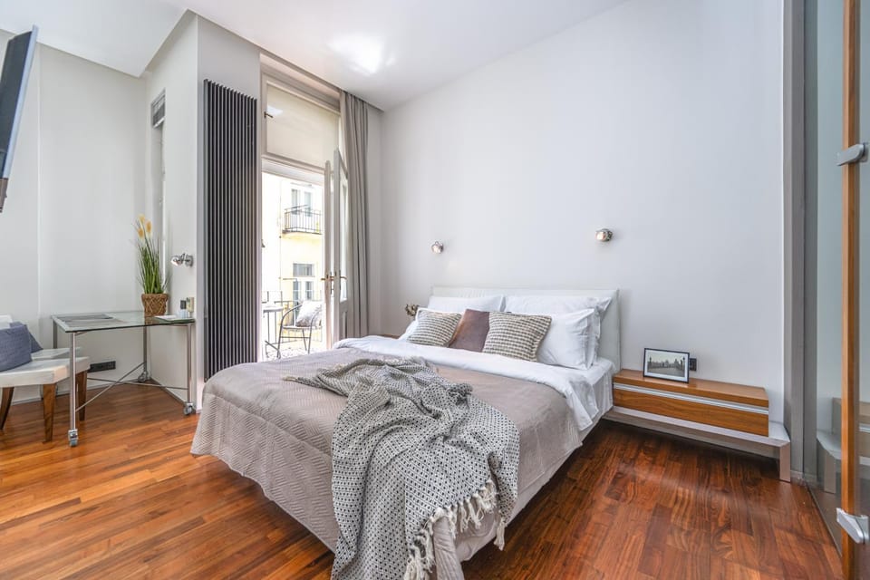 Modern Studio Residence on Bílkova Street with Balcony Apartment in Prague
