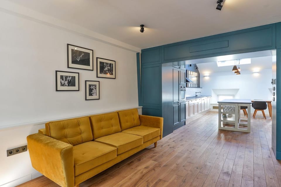 Living room, Seating area