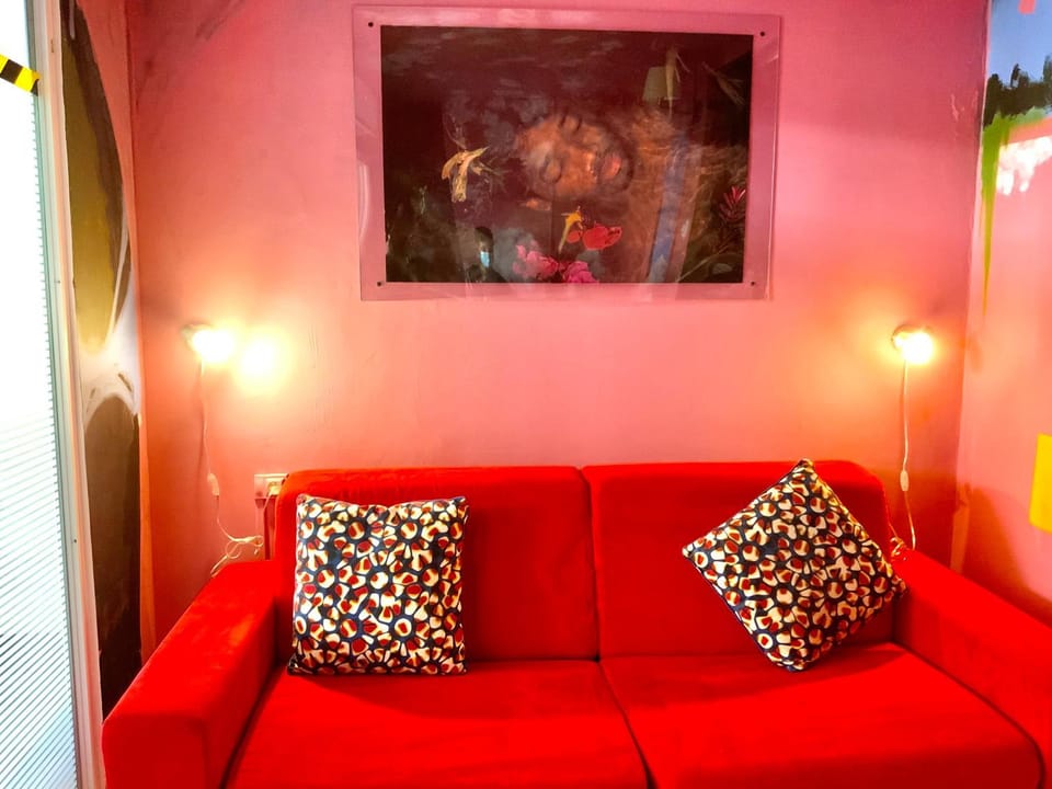 Living room, Seating area