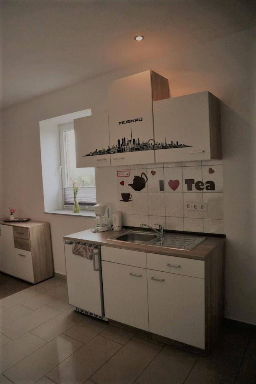 Photo of the whole room, Decorative detail, Decorative detail