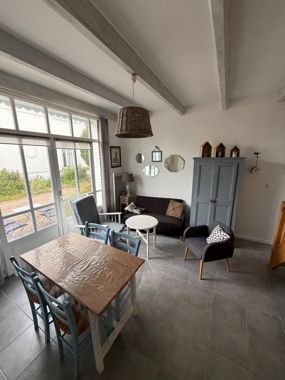 Seating area