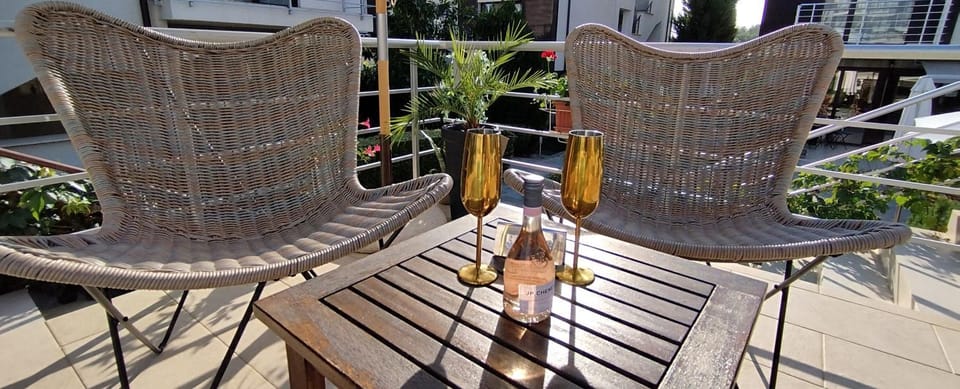 Lounge or bar, Drinks