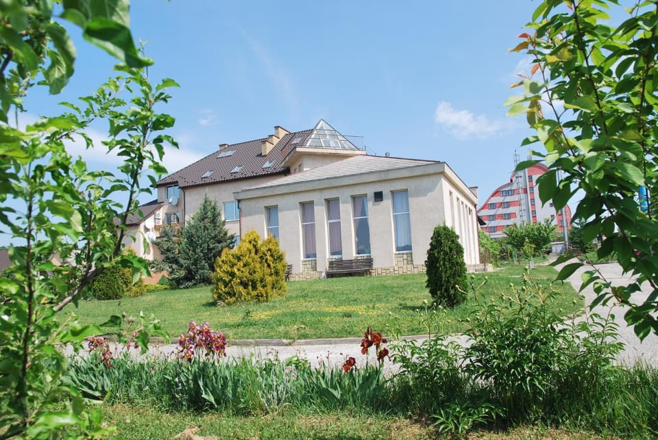Property building, Garden
