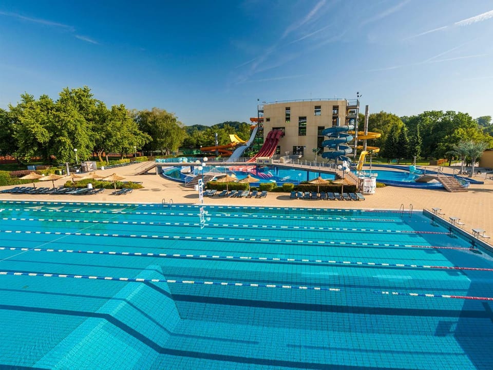 Aqua park, Swimming pool