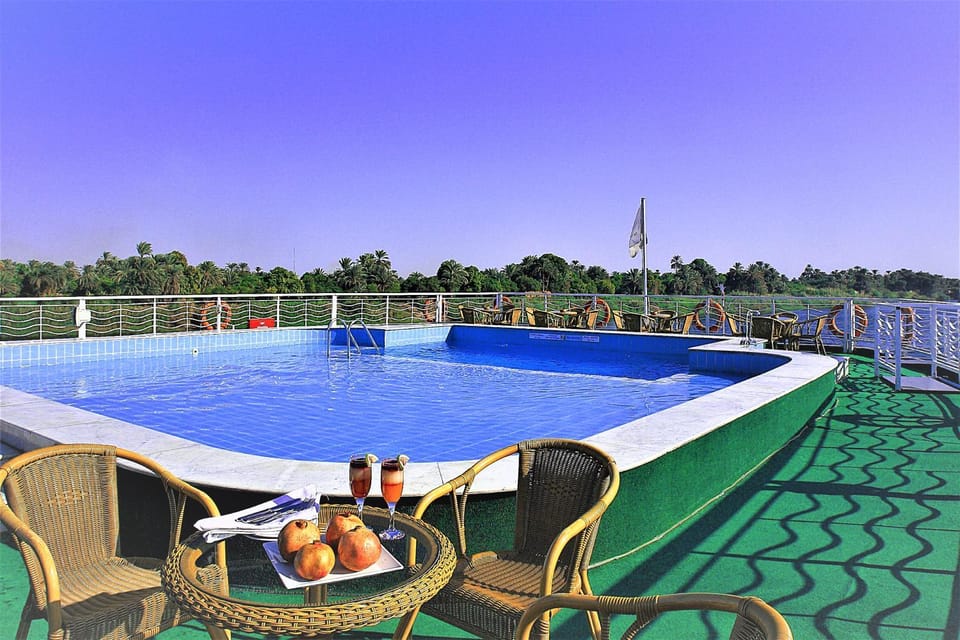 Swimming pool, Swimming pool