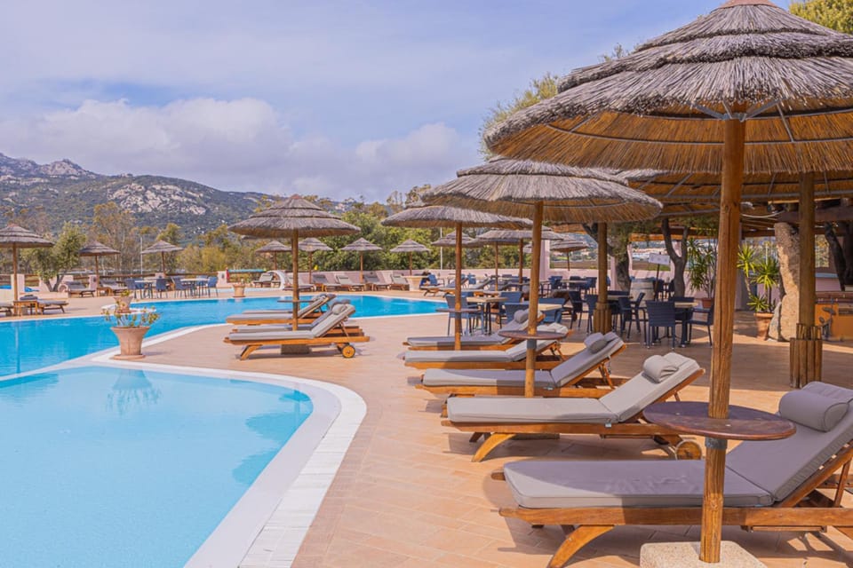 Mountain view, Pool view, Swimming pool, sunbed