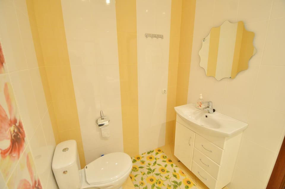Photo of the whole room, Decorative detail