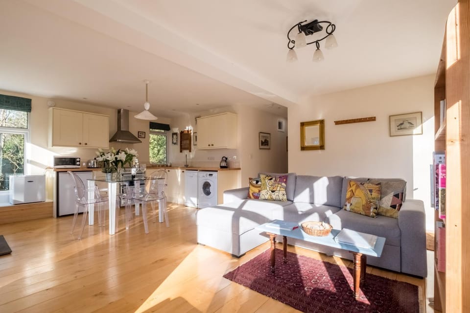 The Retreat, Unique property located in calming woodland surroundings, Close to Aldeburgh and Thorpeness House in Leiston