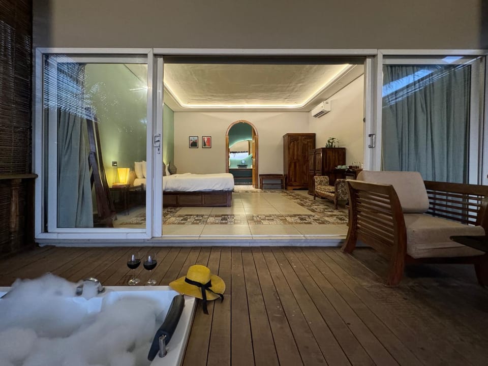 Hot Tub, Balcony/Terrace, Sea view