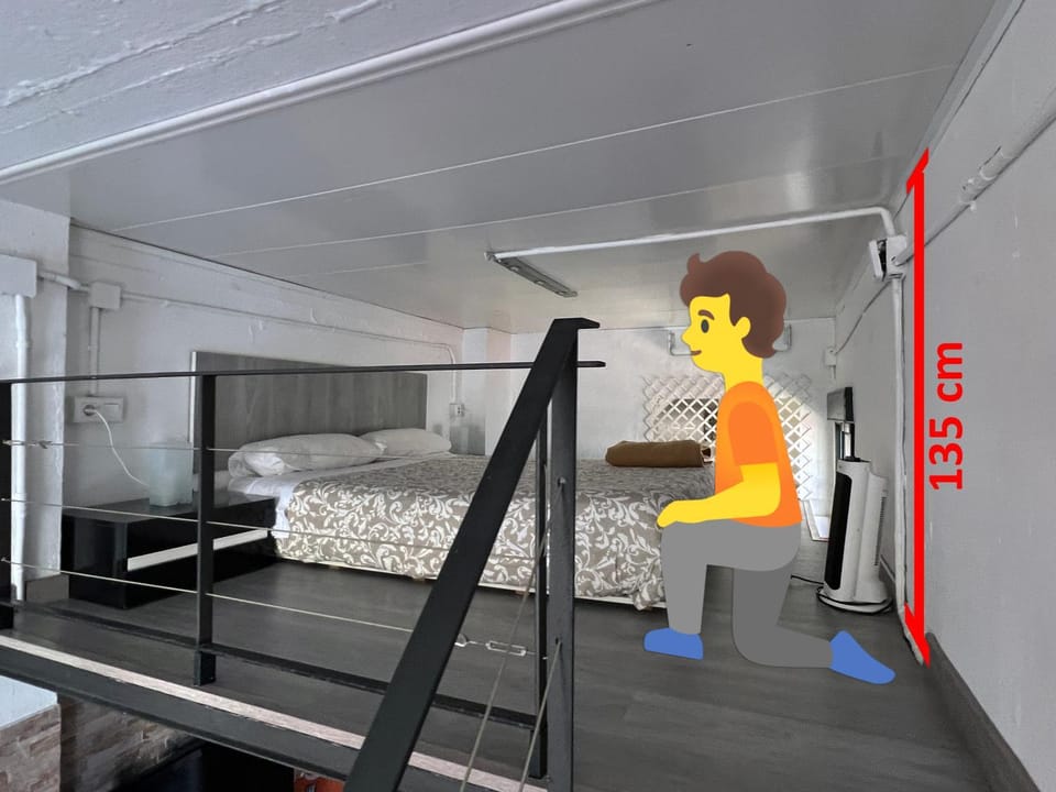 Bed, Photo of the whole room, Decorative detail, Bedroom