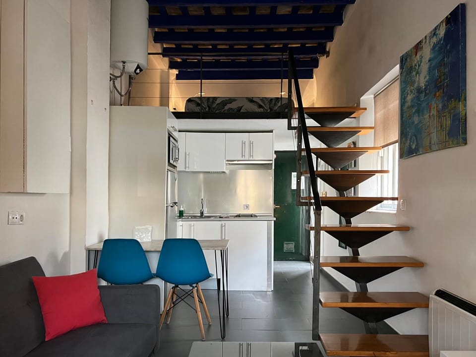 Kitchen or kitchenette, Living room, Photo of the whole room, Seating area, Dining area, Bedroom, air conditioner