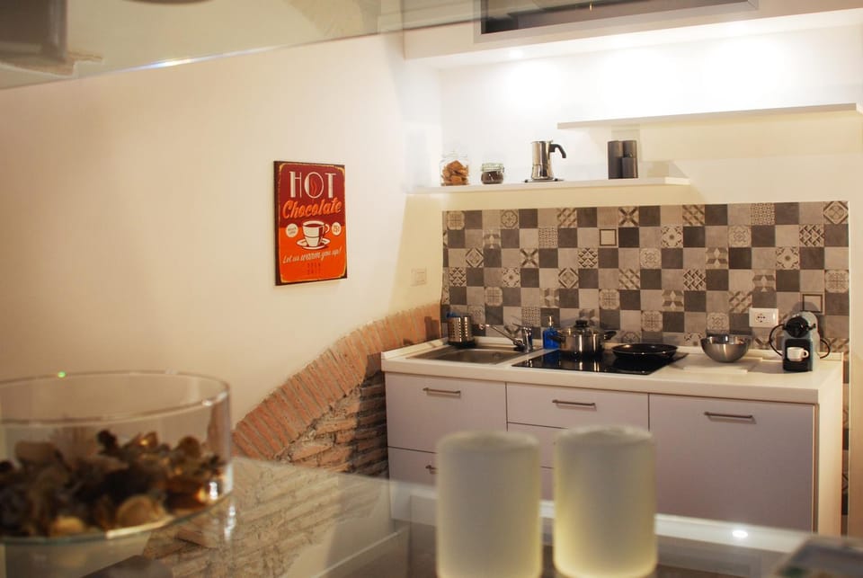 Kitchen or kitchenette, Decorative detail
