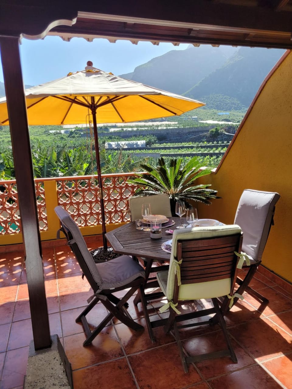Natural landscape, View (from property/room), Balcony/Terrace, Seating area, Dining area, Mountain view