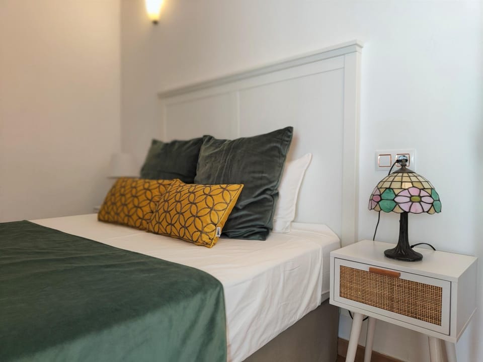 Hostly Sierpes 3 Renewed Families-Fibre-Parking optional Apartment in Seville