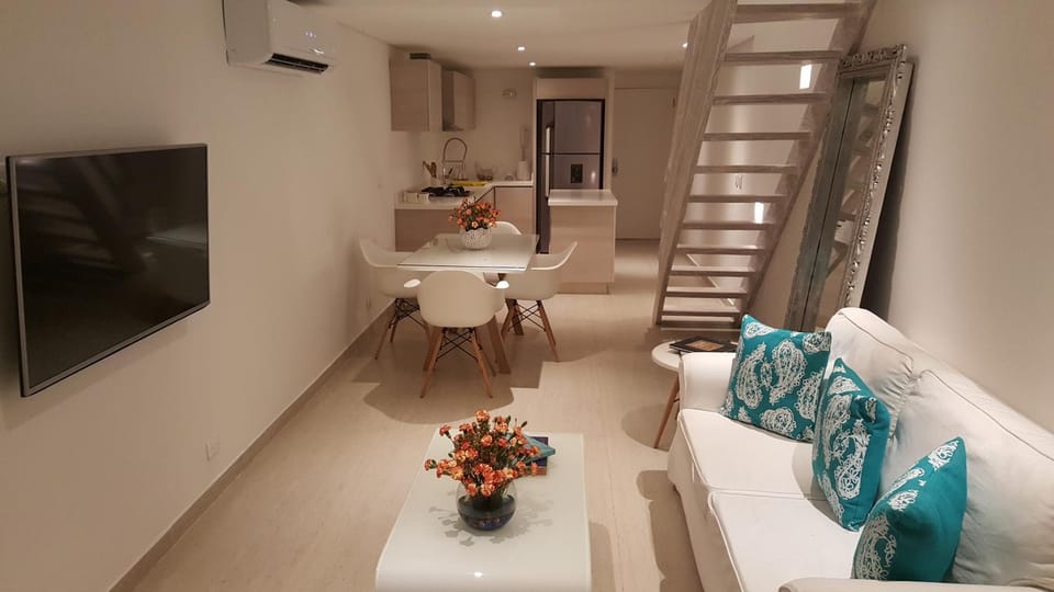 Kitchen or kitchenette, Living room, Decorative detail, Dining area