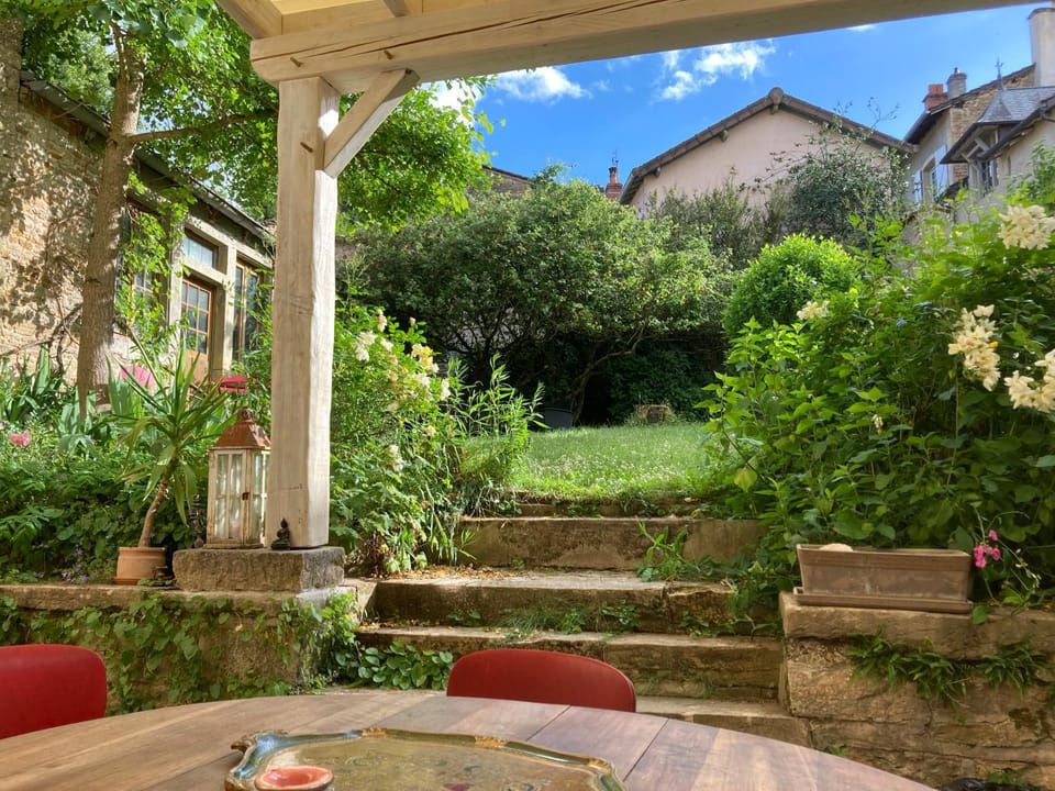 Maison Romane 1136 Bed and Breakfast in Bourgogne-Franche-Comté