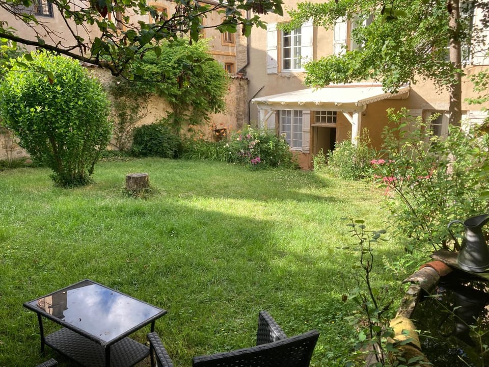 Maison Romane 1136 Bed and Breakfast in Bourgogne-Franche-Comté