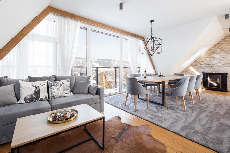 Living room, Dining area