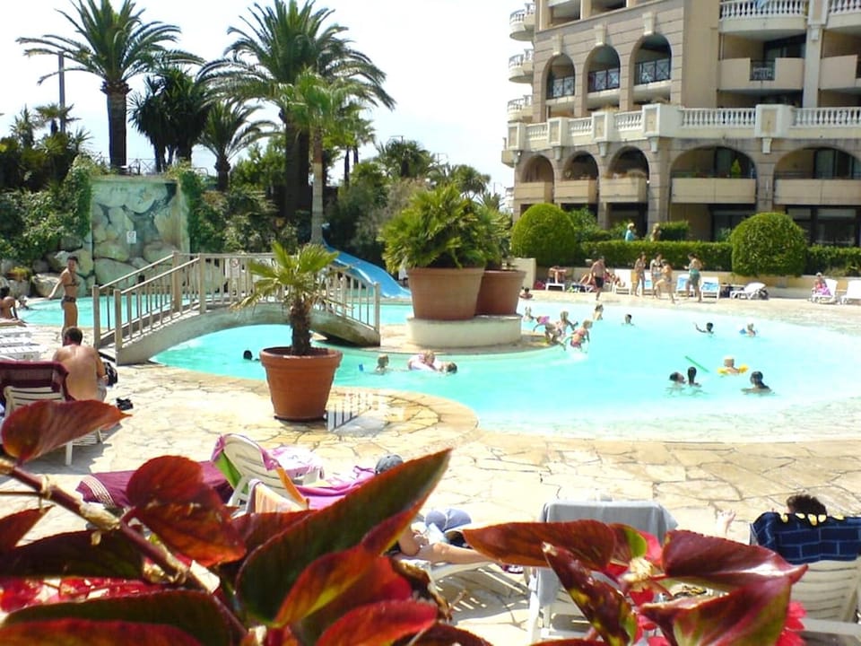 Property building, Pool view