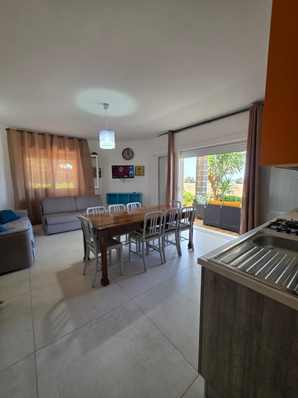 Dining area, Lunch