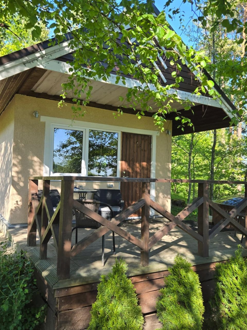 Property building, Patio, Day
