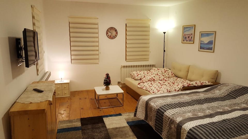 Communal lounge/ TV room, Bed, Living room, Bedroom