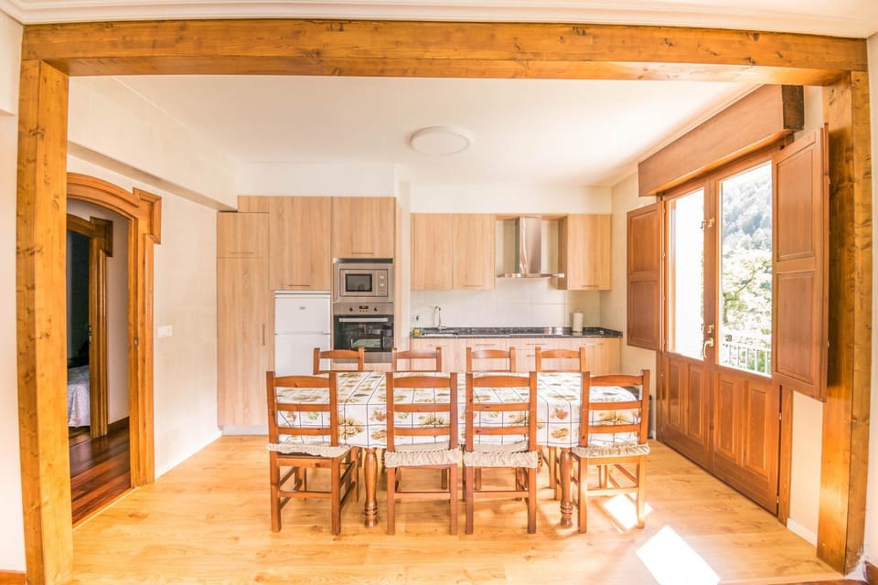 Acogedora casa rural a los pies de la Selva Irati Country House in Ochagavía – Otsagabia