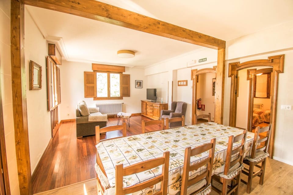 Acogedora casa rural a los pies de la Selva Irati Country House in Ochagavía – Otsagabia