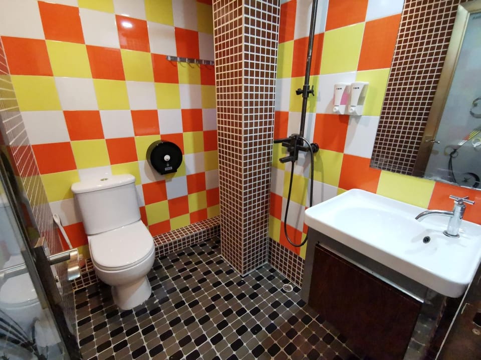 Hoi To Hostel Bed and Breakfast in Hong Kong