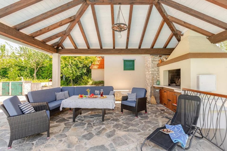 Patio, Seating area