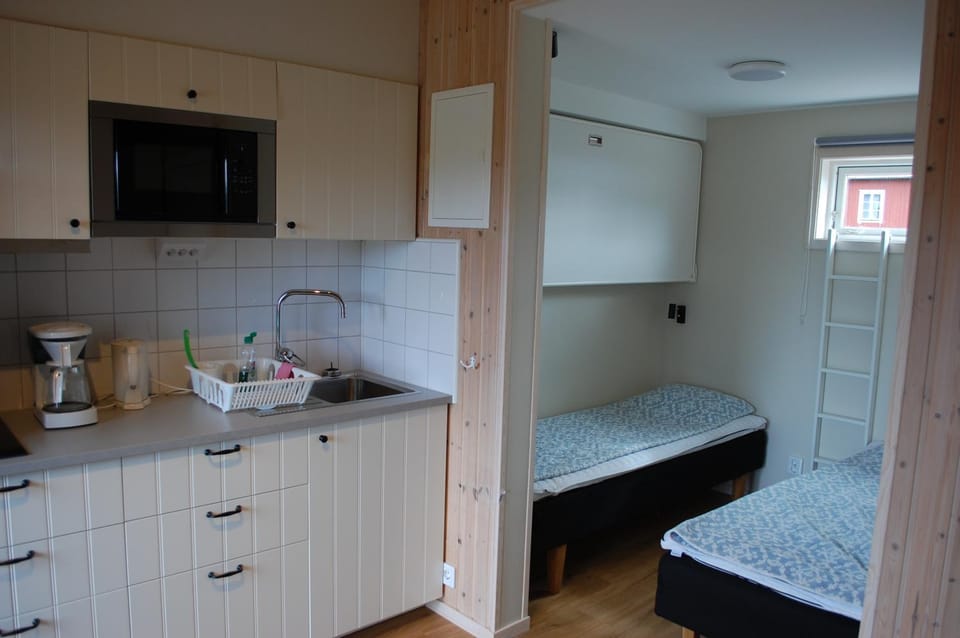 Bed, Kitchen or kitchenette, Bedroom