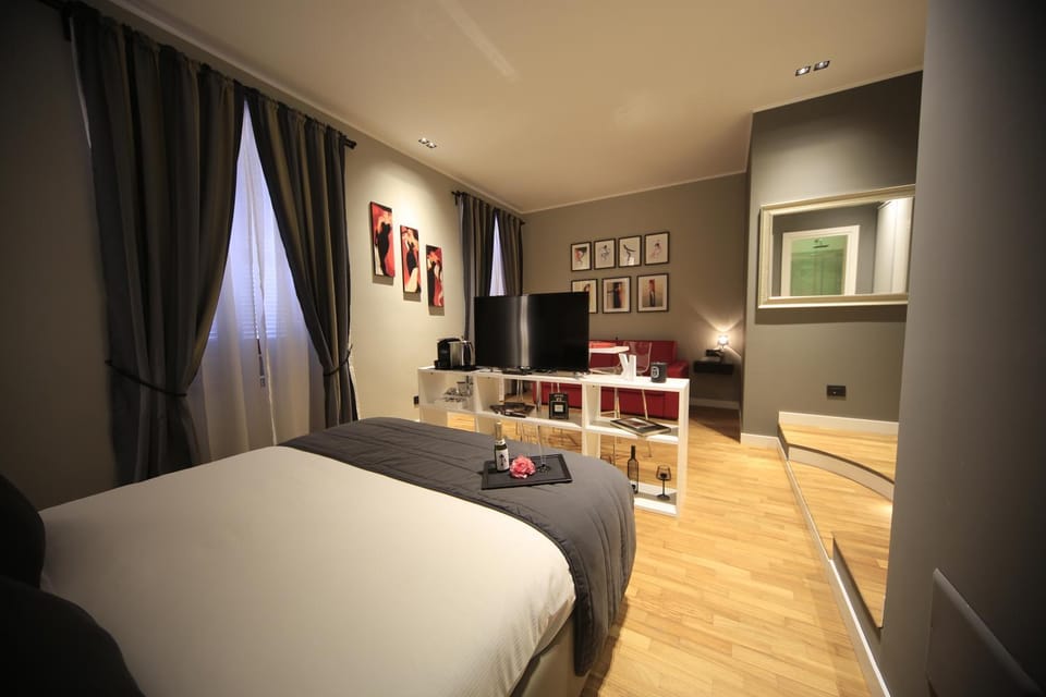 Bed, Other, Photo of the whole room, Decorative detail