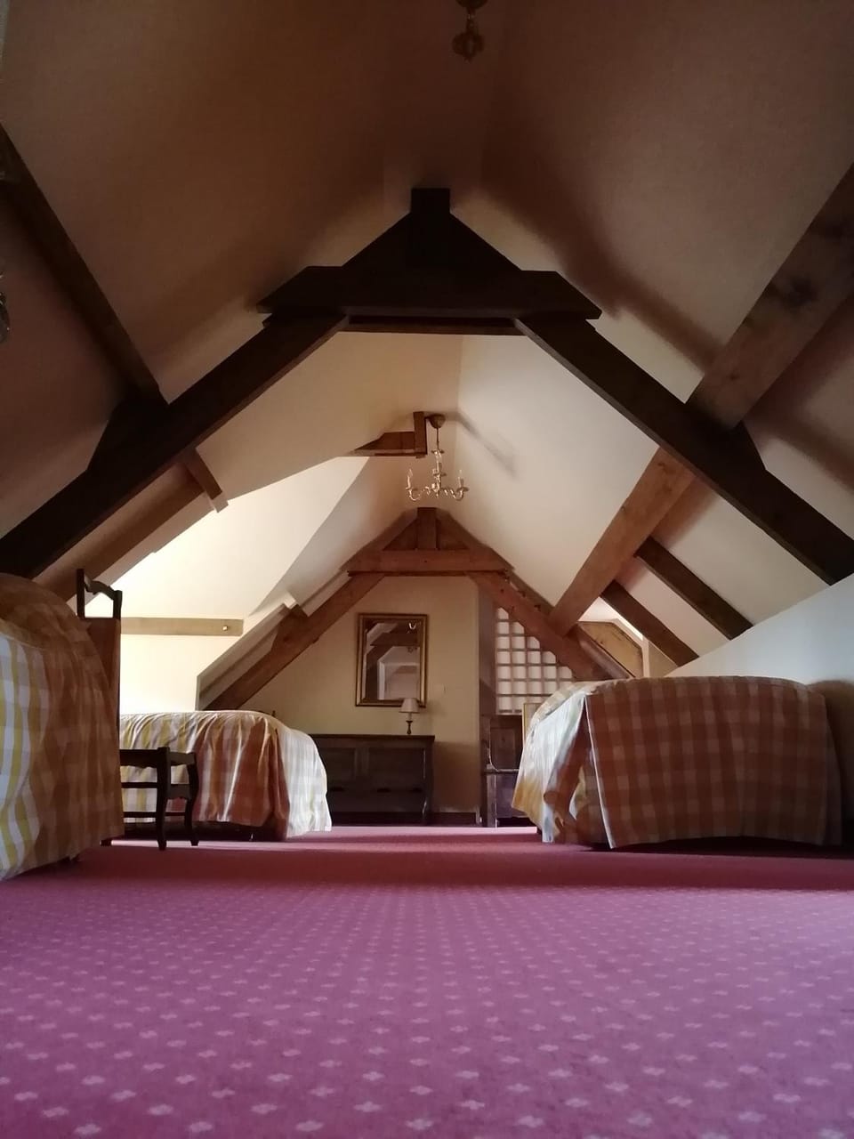Bed, Photo of the whole room, Decorative detail, Bedroom, Family, Quiet street view, Inner courtyard view