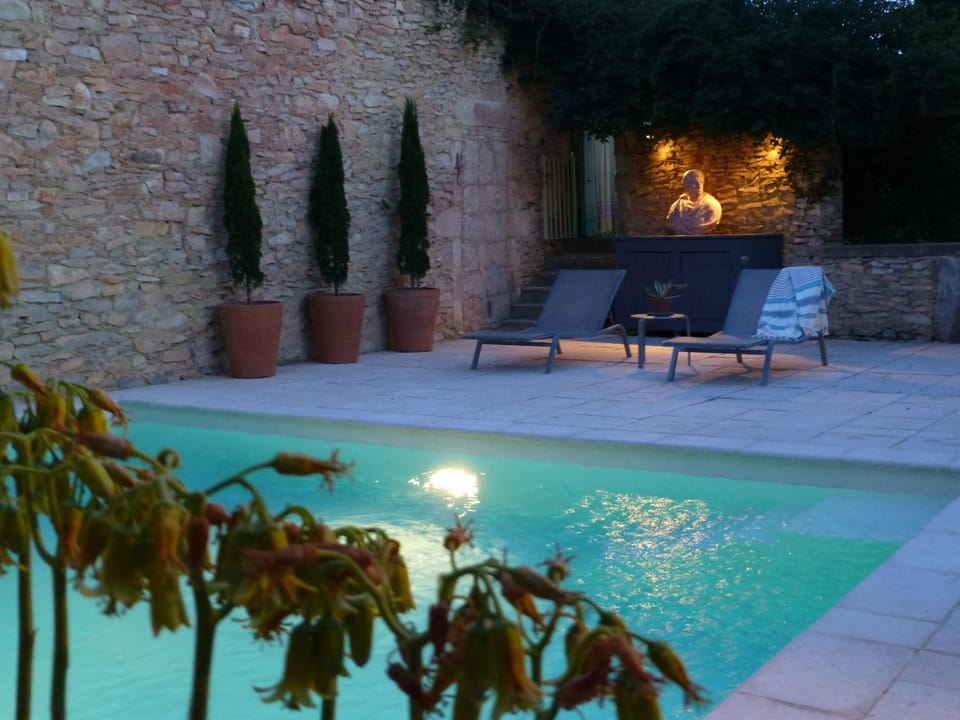 Swimming pool, Swimming pool
