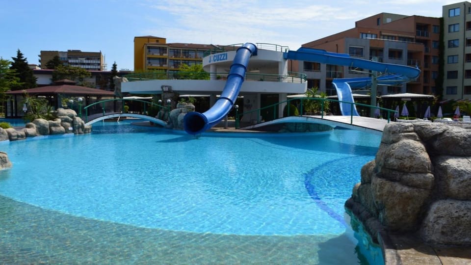 Aqua park, Swimming pool, Swimming pool