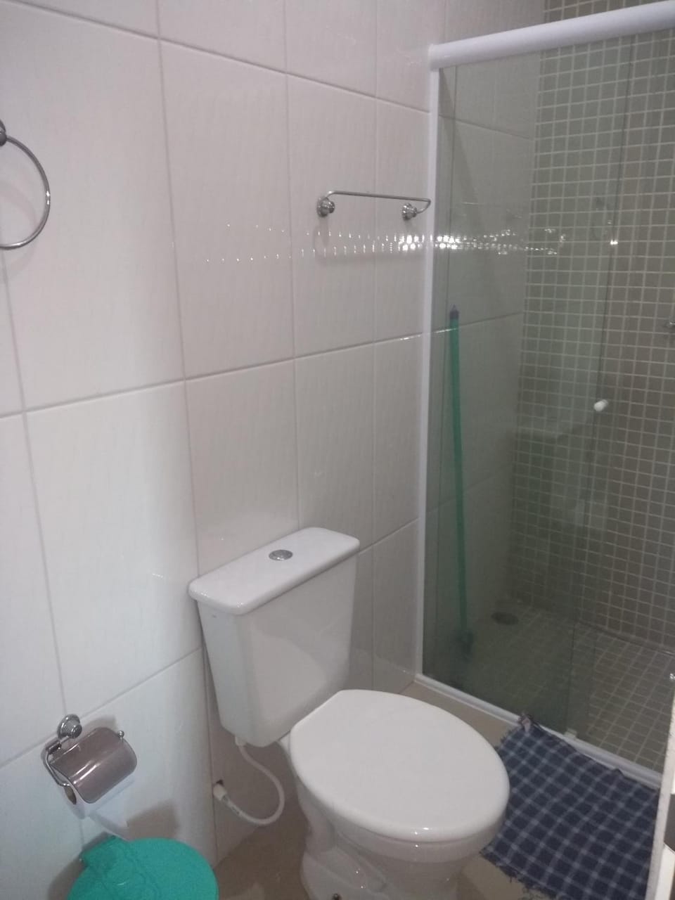 Shower, Toilet