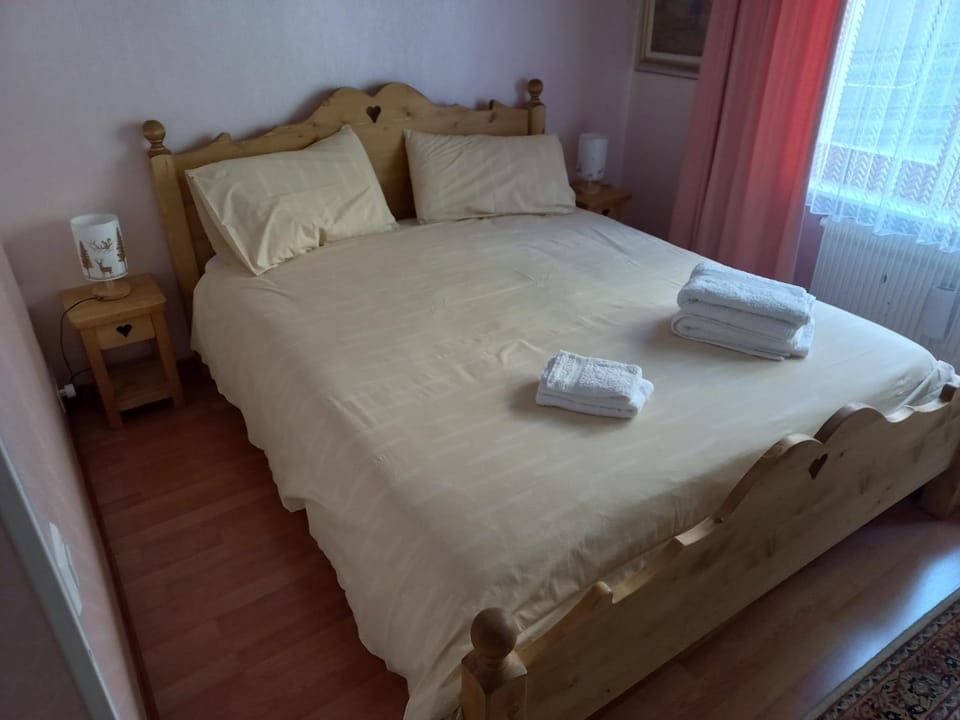 Apartment 24 Hotel Etrier pool & spa Apartment in Crans-Montana