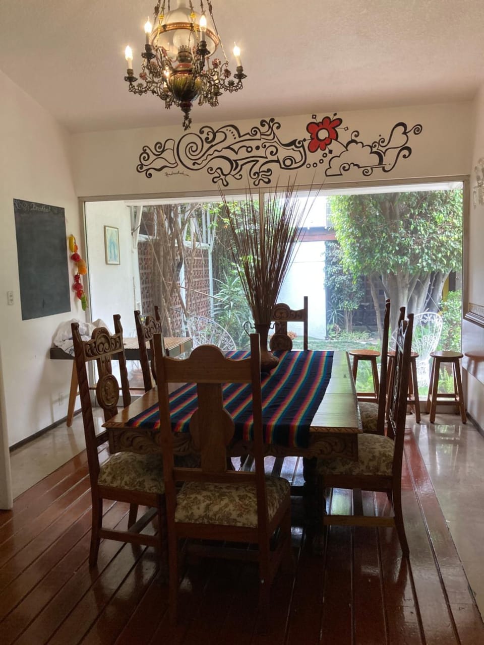 Seating area, Dining area