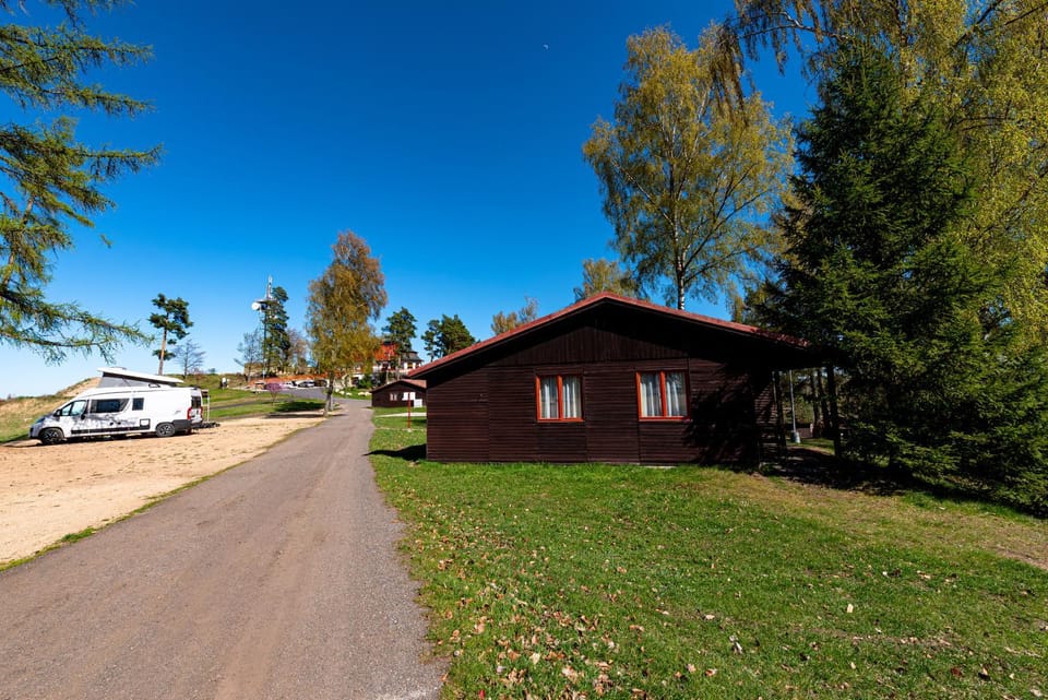 Property building, Day, Neighbourhood