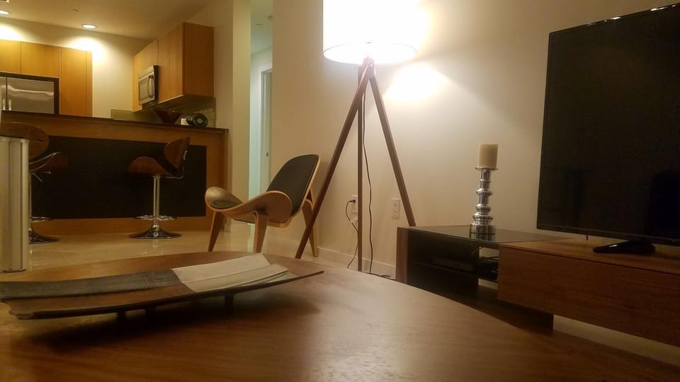 TV and multimedia, Coffee/tea facilities, Kitchen or kitchenette, Decorative detail