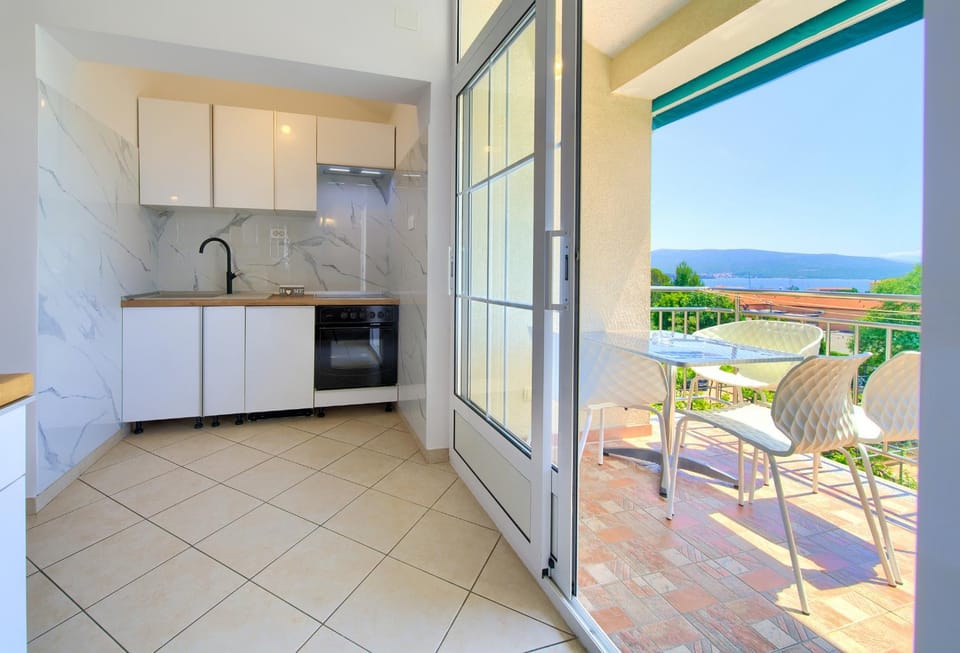 Day, View (from property/room), Balcony/Terrace, Kitchen or kitchenette, Sea view, pet friendly, stove