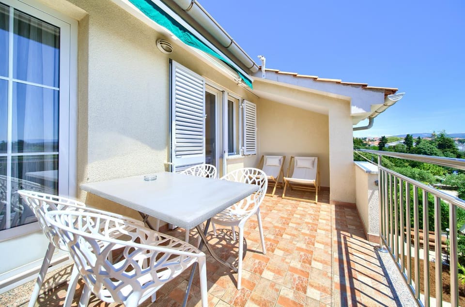 Patio, Balcony/Terrace, Balcony/Terrace, Seating area, Garden view, Sea view