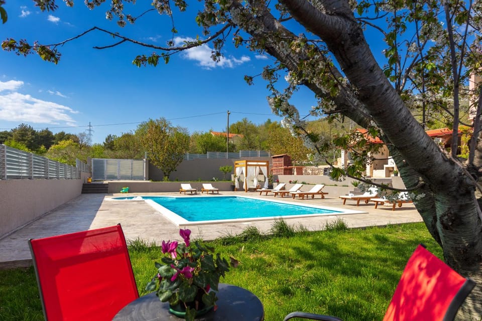 Swimming pool, Swimming pool