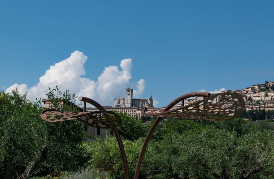 Nearby landmark, Natural landscape