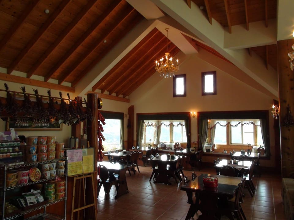 Restaurant/places to eat, Restaurant/places to eat