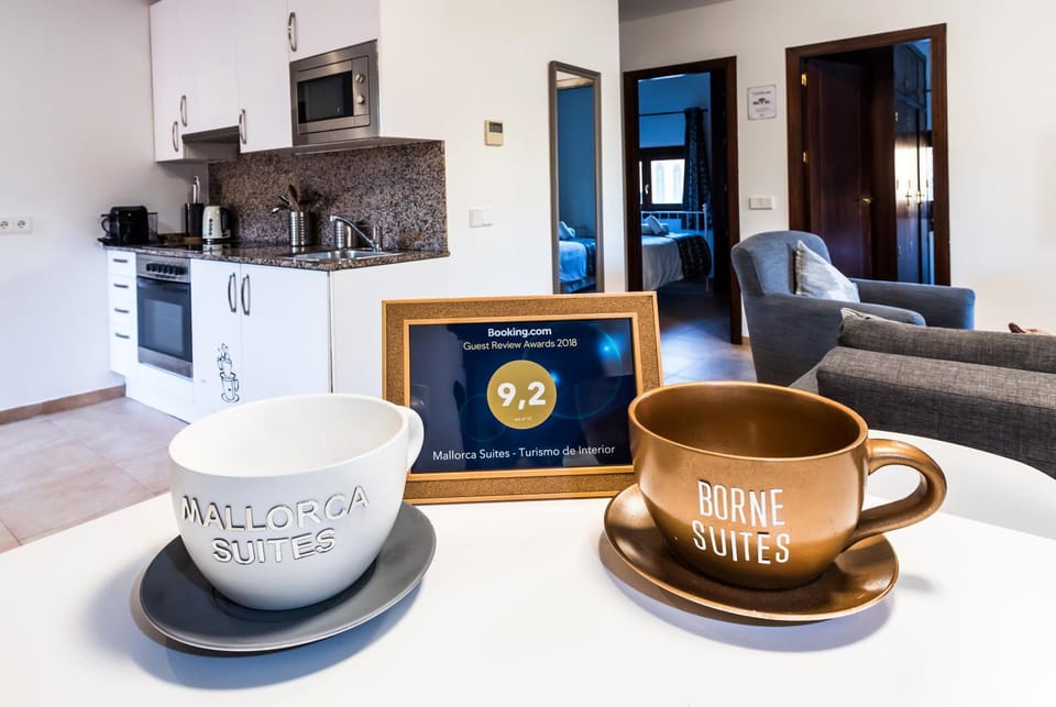 View (from property/room), Living room, Dining area, Logo/Certificate/Sign, Certificate/Award, toaster