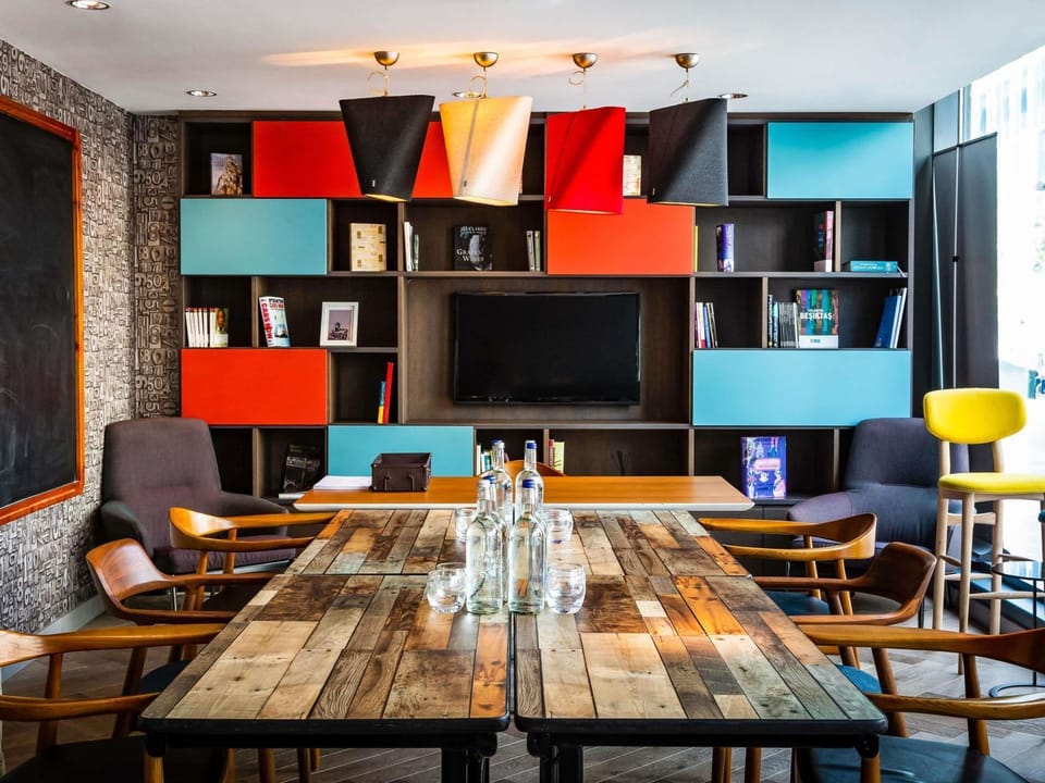 Meeting/conference room