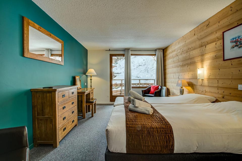 Bed, Bathroom, Balcony/Terrace, Photo of the whole room, Breakfast