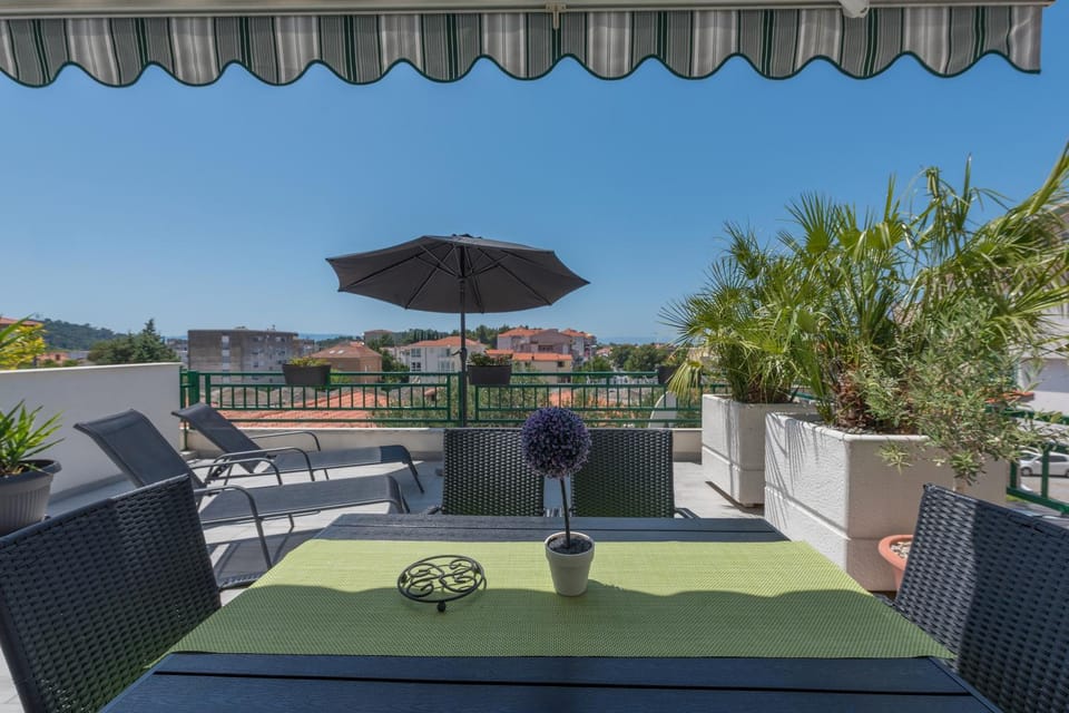 Property building, Balcony/Terrace