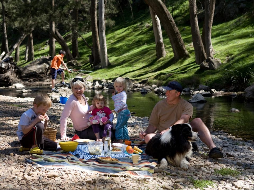 Day, People, Natural landscape, Food and drinks, Food, River view, children, group of guests, Family